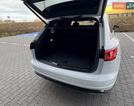 Белый Фольксваген Туарег, объемом двигателя 3 л и пробегом 156 тыс. км за 45999 $, фото 86 на Automoto.ua