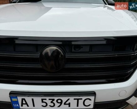 Білий Фольксваген Туарег, об'ємом двигуна 2.97 л та пробігом 141 тис. км за 51999 $, фото 4 на Automoto.ua