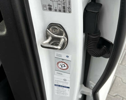 Белый Фольксваген Туарег, объемом двигателя 3 л и пробегом 156 тыс. км за 45999 $, фото 117 на Automoto.ua