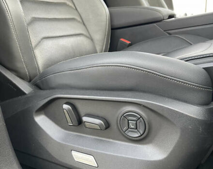 Белый Фольксваген Туарег, объемом двигателя 2.97 л и пробегом 242 тыс. км за 42990 $, фото 37 на Automoto.ua