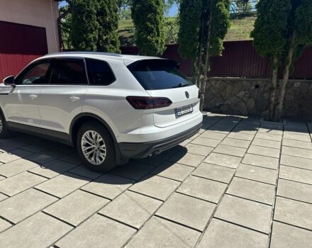 Белый Фольксваген Туарег, объемом двигателя 3 л и пробегом 165 тыс. км за 43500 $, фото 3 на Automoto.ua