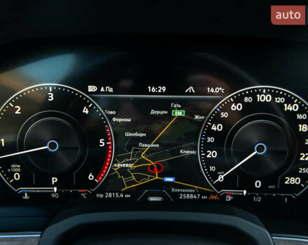 Белый Фольксваген Туарег, объемом двигателя 2.97 л и пробегом 263 тыс. км за 45500 $, фото 37 на Automoto.ua