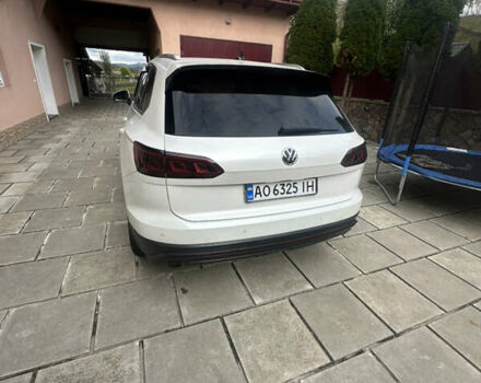 Білий Фольксваген Туарег, об'ємом двигуна 2.97 л та пробігом 165 тис. км за 43500 $, фото 1 на Automoto.ua