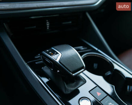 Белый Фольксваген Туарег, объемом двигателя 2.97 л и пробегом 263 тыс. км за 45500 $, фото 23 на Automoto.ua