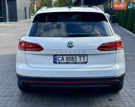 Белый Фольксваген Туарег, объемом двигателя 3 л и пробегом 135 тыс. км за 38000 $, фото 3 на Automoto.ua