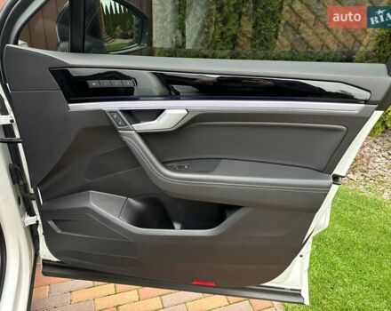 Білий Фольксваген Туарег, об'ємом двигуна 2.97 л та пробігом 141 тис. км за 51999 $, фото 59 на Automoto.ua