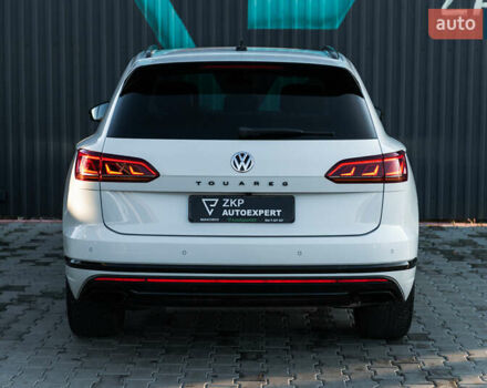 Белый Фольксваген Туарег, объемом двигателя 2.97 л и пробегом 263 тыс. км за 45500 $, фото 7 на Automoto.ua