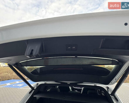 Белый Фольксваген Туарег, объемом двигателя 3 л и пробегом 156 тыс. км за 45999 $, фото 87 на Automoto.ua