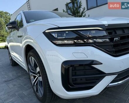 Белый Фольксваген Туарег, объемом двигателя 2.97 л и пробегом 177 тыс. км за 52900 $, фото 24 на Automoto.ua