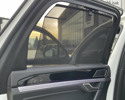 Белый Фольксваген Туарег, объемом двигателя 2.97 л и пробегом 242 тыс. км за 42990 $, фото 27 на Automoto.ua