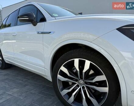 Белый Фольксваген Туарег, объемом двигателя 2.97 л и пробегом 177 тыс. км за 52900 $, фото 5 на Automoto.ua