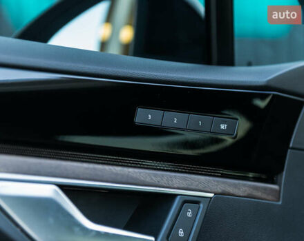 Белый Фольксваген Туарег, объемом двигателя 2.97 л и пробегом 263 тыс. км за 45500 $, фото 27 на Automoto.ua