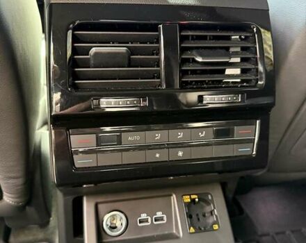 Белый Фольксваген Туарег, объемом двигателя 2.97 л и пробегом 177 тыс. км за 52900 $, фото 49 на Automoto.ua