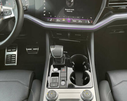 Белый Фольксваген Туарег, объемом двигателя 2.97 л и пробегом 242 тыс. км за 42990 $, фото 15 на Automoto.ua