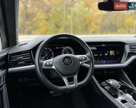 Білий Фольксваген Туарег, об'ємом двигуна 2.97 л та пробігом 91 тис. км за 56999 $, фото 34 на Automoto.ua