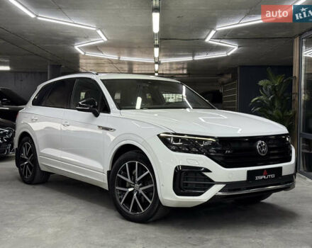 Білий Фольксваген Туарег, об'ємом двигуна 2.97 л та пробігом 146 тис. км за 51900 $, фото 1 на Automoto.ua