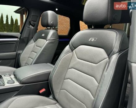 Білий Фольксваген Туарег, об'ємом двигуна 2.97 л та пробігом 141 тис. км за 51999 $, фото 23 на Automoto.ua