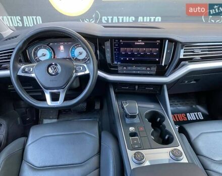 Белый Фольксваген Туарег, объемом двигателя 2.99 л и пробегом 60 тыс. км за 43500 $, фото 32 на Automoto.ua