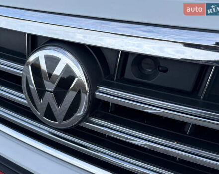 Белый Фольксваген Туарег, объемом двигателя 3 л и пробегом 156 тыс. км за 45999 $, фото 39 на Automoto.ua