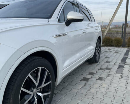 Белый Фольксваген Туарег, объемом двигателя 2.97 л и пробегом 242 тыс. км за 42990 $, фото 9 на Automoto.ua