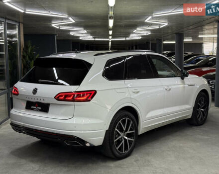 Білий Фольксваген Туарег, об'ємом двигуна 2.97 л та пробігом 146 тис. км за 51900 $, фото 13 на Automoto.ua