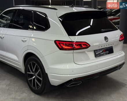 Білий Фольксваген Туарег, об'ємом двигуна 2.97 л та пробігом 146 тис. км за 51900 $, фото 11 на Automoto.ua