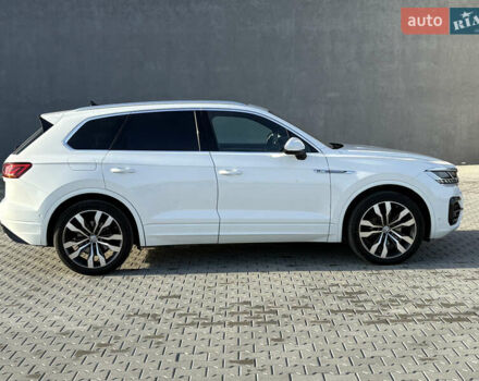 Белый Фольксваген Туарег, объемом двигателя 3 л и пробегом 156 тыс. км за 45999 $, фото 24 на Automoto.ua