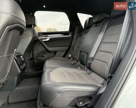 Білий Фольксваген Туарег, об'ємом двигуна 2.97 л та пробігом 91 тис. км за 56999 $, фото 25 на Automoto.ua