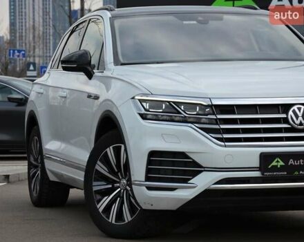 Білий Фольксваген Туарег, об'ємом двигуна 2.97 л та пробігом 268 тис. км за 38000 $, фото 1 на Automoto.ua