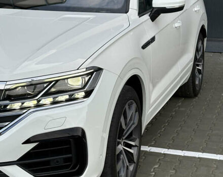 Белый Фольксваген Туарег, объемом двигателя 3 л и пробегом 156 тыс. км за 45999 $, фото 45 на Automoto.ua