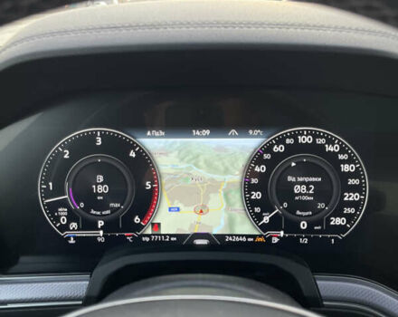 Белый Фольксваген Туарег, объемом двигателя 2.97 л и пробегом 242 тыс. км за 42990 $, фото 39 на Automoto.ua