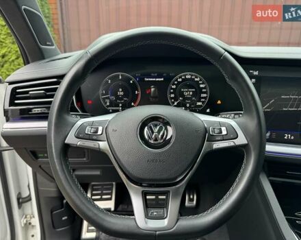 Білий Фольксваген Туарег, об'ємом двигуна 2.97 л та пробігом 141 тис. км за 51999 $, фото 30 на Automoto.ua