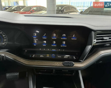 Білий Фольксваген Туарег, об'ємом двигуна 2.97 л та пробігом 146 тис. км за 51900 $, фото 26 на Automoto.ua