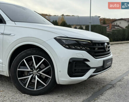 Білий Фольксваген Туарег, об'ємом двигуна 2.97 л та пробігом 91 тис. км за 56999 $, фото 7 на Automoto.ua