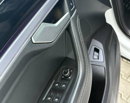 Белый Фольксваген Туарег, объемом двигателя 3 л и пробегом 156 тыс. км за 45999 $, фото 54 на Automoto.ua