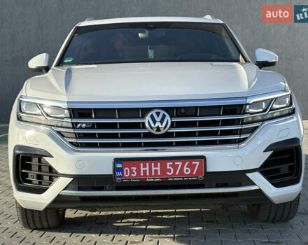 Белый Фольксваген Туарег, объемом двигателя 3 л и пробегом 156 тыс. км за 45999 $, фото 3 на Automoto.ua