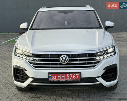Белый Фольксваген Туарег, объемом двигателя 3 л и пробегом 156 тыс. км за 45999 $, фото 29 на Automoto.ua