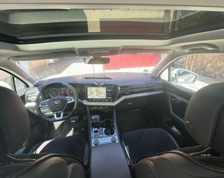 Белый Фольксваген Туарег, объемом двигателя 3 л и пробегом 165 тыс. км за 43500 $, фото 13 на Automoto.ua