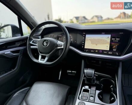 Белый Фольксваген Туарег, объемом двигателя 2.97 л и пробегом 177 тыс. км за 52900 $, фото 38 на Automoto.ua