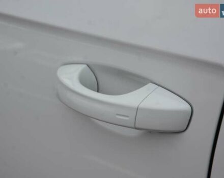 Білий Фольксваген Туарег, об'ємом двигуна 2.97 л та пробігом 268 тис. км за 38000 $, фото 11 на Automoto.ua