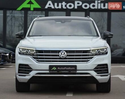 Білий Фольксваген Туарег, об'ємом двигуна 2.97 л та пробігом 268 тис. км за 38000 $, фото 2 на Automoto.ua