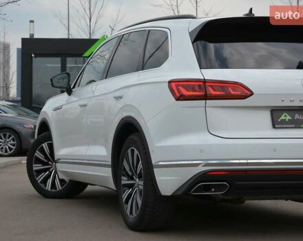 Білий Фольксваген Туарег, об'ємом двигуна 2.97 л та пробігом 268 тис. км за 38000 $, фото 7 на Automoto.ua