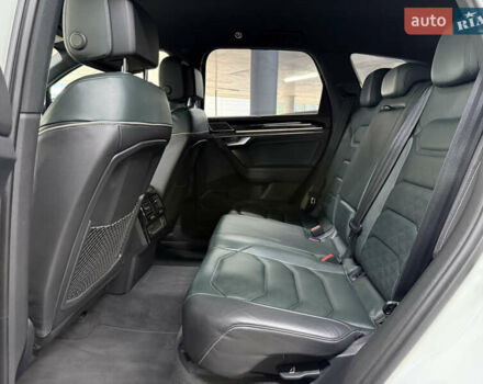 Білий Фольксваген Туарег, об'ємом двигуна 2.97 л та пробігом 146 тис. км за 51900 $, фото 23 на Automoto.ua