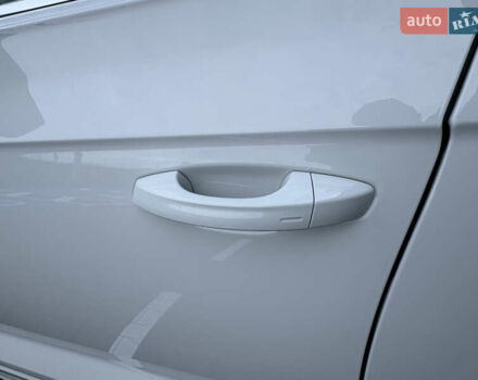 Белый Фольксваген Туарег, объемом двигателя 3 л и пробегом 156 тыс. км за 45999 $, фото 53 на Automoto.ua