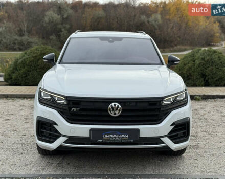 Білий Фольксваген Туарег, об'ємом двигуна 2.97 л та пробігом 91 тис. км за 56999 $, фото 2 на Automoto.ua