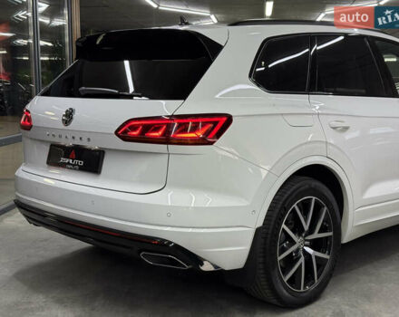 Білий Фольксваген Туарег, об'ємом двигуна 2.97 л та пробігом 146 тис. км за 51900 $, фото 16 на Automoto.ua