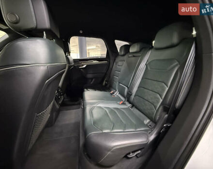 Білий Фольксваген Туарег, об'ємом двигуна 2.97 л та пробігом 146 тис. км за 51900 $, фото 21 на Automoto.ua