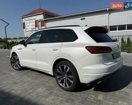 Белый Фольксваген Туарег, объемом двигателя 2.97 л и пробегом 177 тыс. км за 52900 $, фото 9 на Automoto.ua