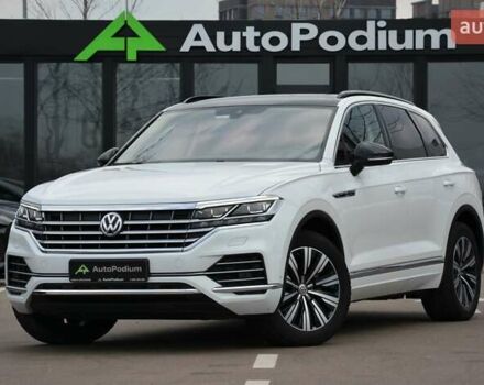 Білий Фольксваген Туарег, об'ємом двигуна 2.97 л та пробігом 268 тис. км за 38000 $, фото 4 на Automoto.ua