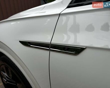 Білий Фольксваген Туарег, об'ємом двигуна 2.97 л та пробігом 141 тис. км за 51999 $, фото 13 на Automoto.ua